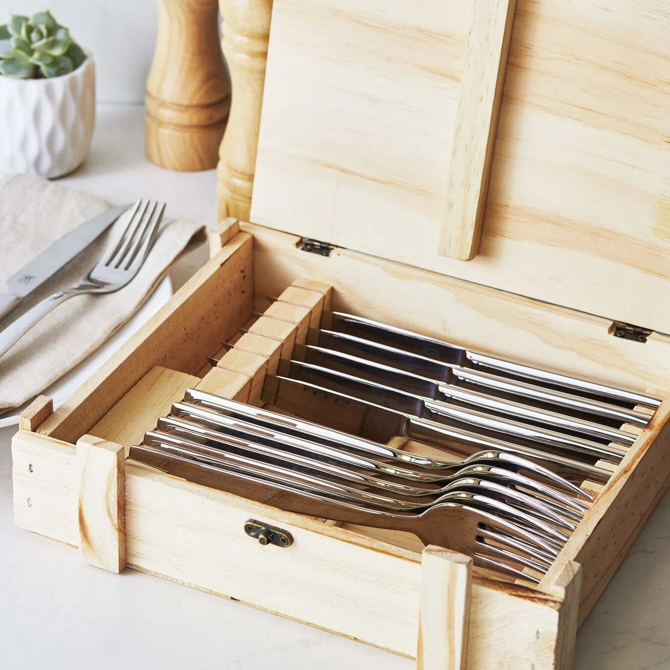 Best reviews of ❤️ ZWILLING Steak Sets 12-pc, Steak Dinner Stainless Steel Steak Knife Set in Wood Presentation Box ???? 8 Best reviews of ❤️ ZWILLING Steak Sets 12-pc, Steak Dinner Stainless Steel Steak Knife Set in Wood Presentation Box ???? - Image 6